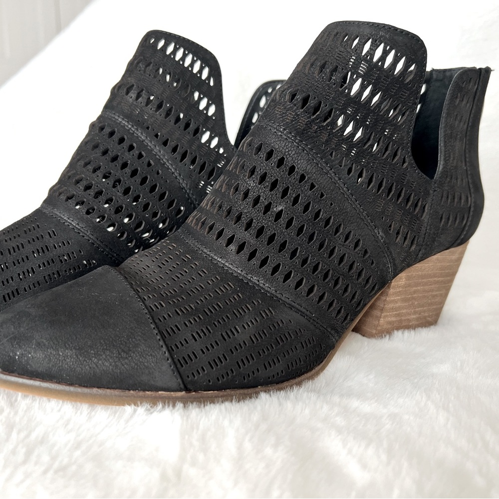 Vince Camuto Booties